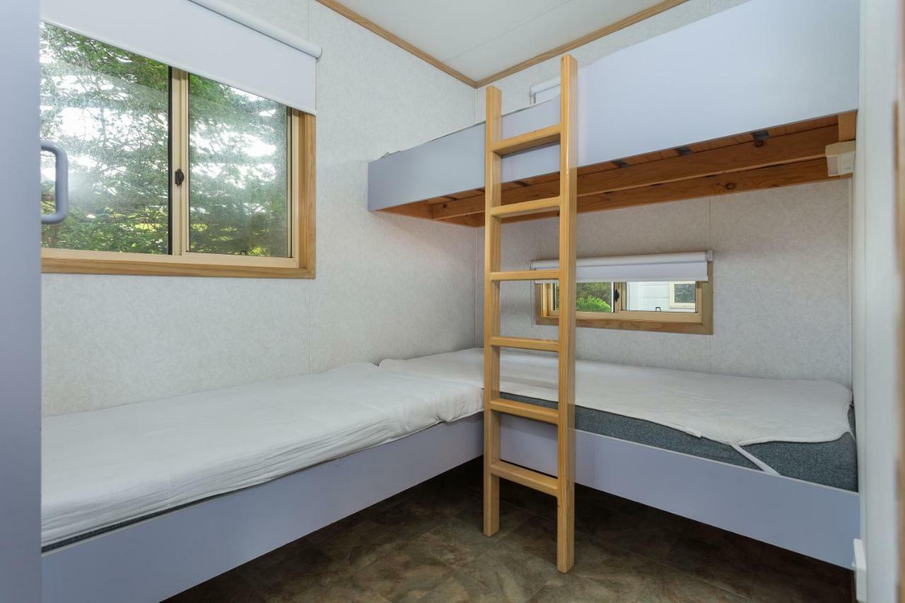 Tuross Beach Cabins & Campsites Теросс-Хед Экстерьер фото