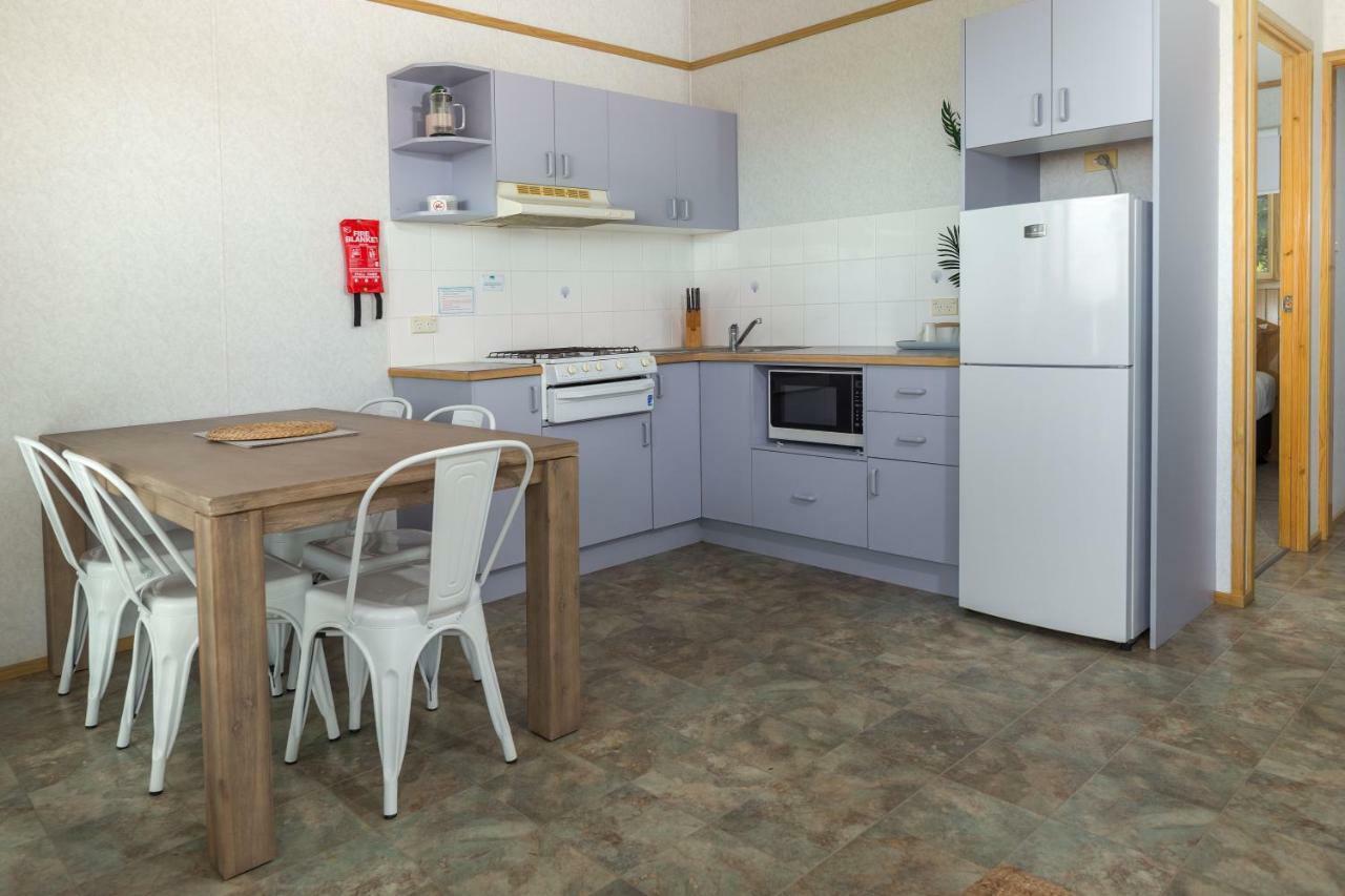 Tuross Beach Cabins & Campsites Теросс-Хед Экстерьер фото